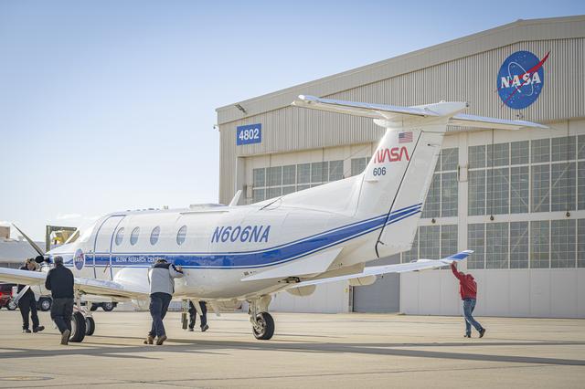 PC-12 and T-34 Aircraft Arrive to NASA Armstrong