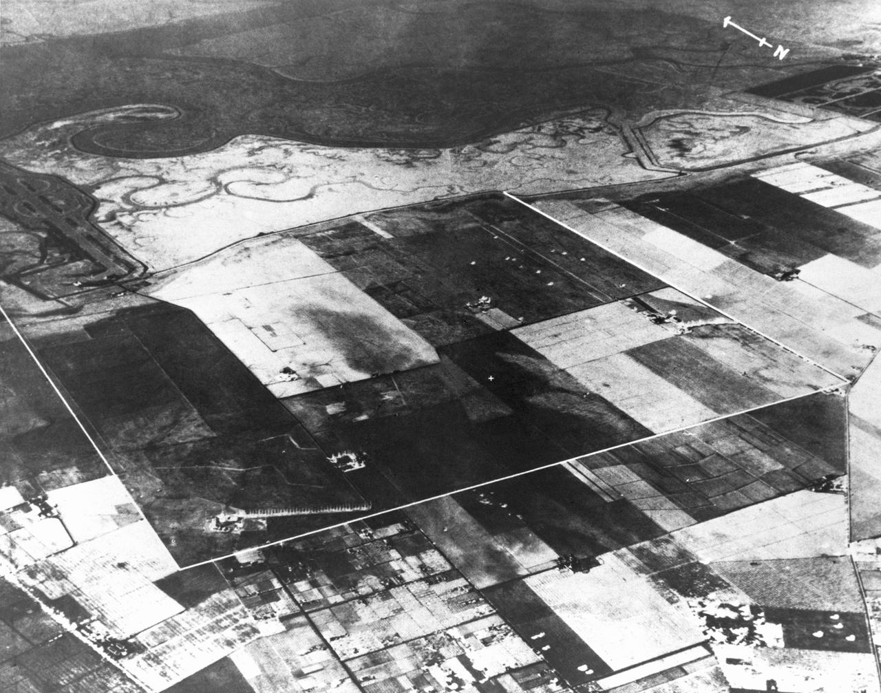 Navy NAS Sunnyvale, Mt View, California prior to construction 1930 Mt View, California farm lands. Property outline in white.