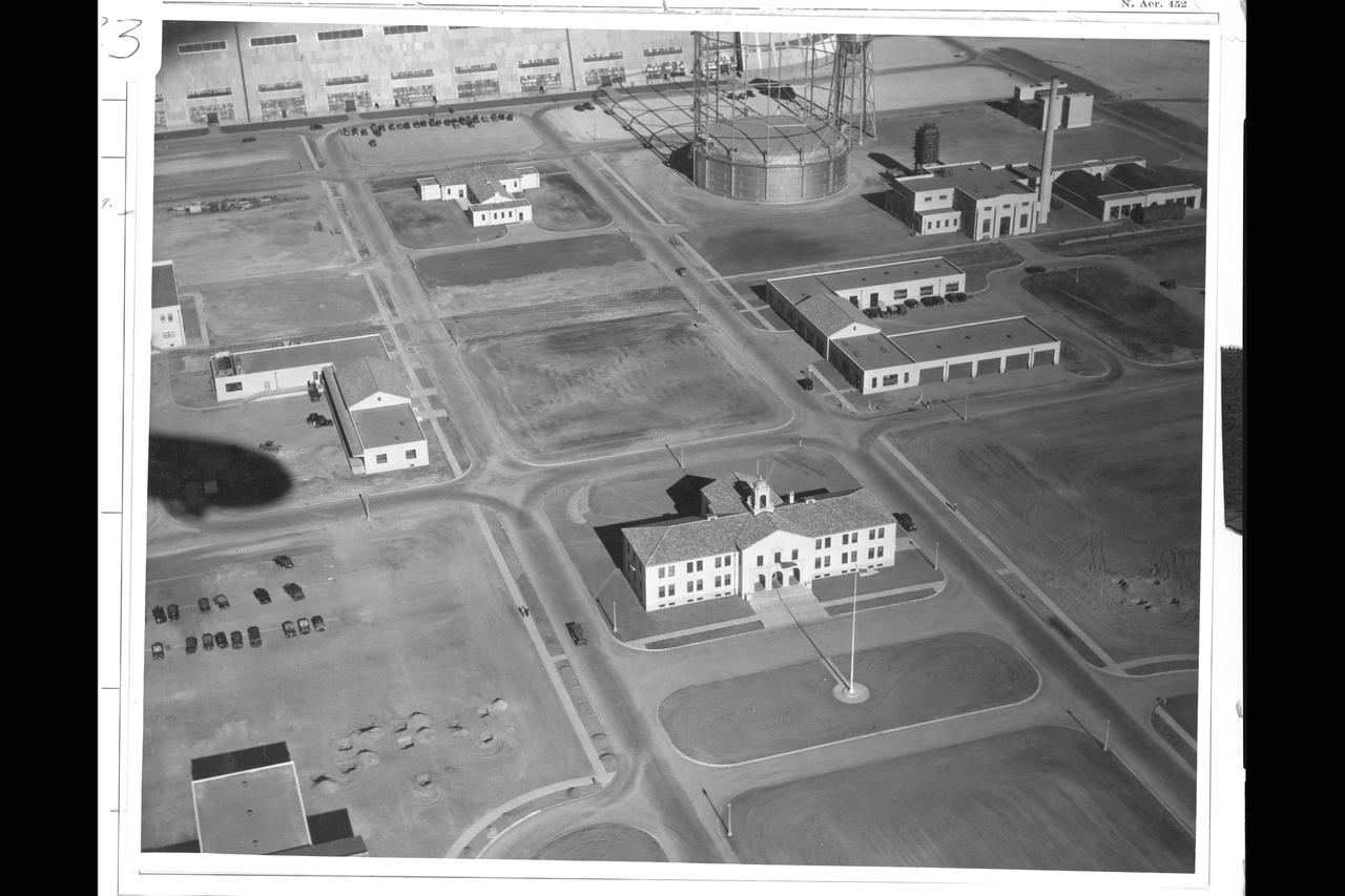Navy NAS Sunnyvale, Mt. View CA  Administration Bldg Looking East ALt 800'