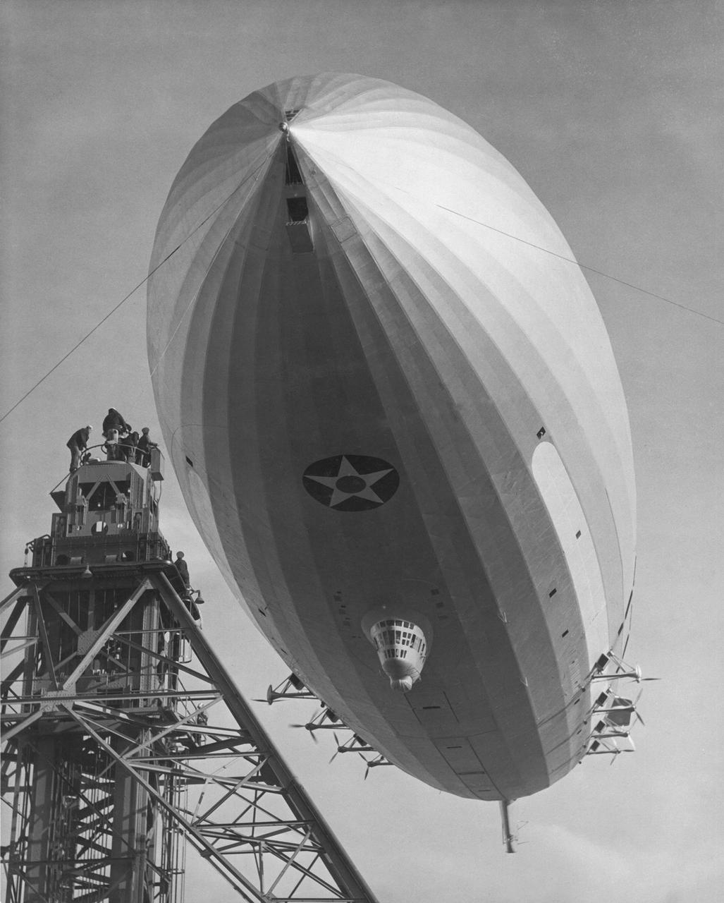 Navy USS Macon Mooring at south circle U.S. Naval Airstation Sunnyvale, Mt. View CA