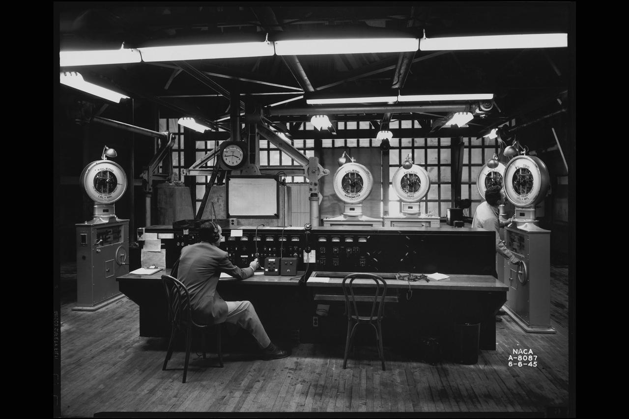 40x80ft w.t. - balance house, control room with Brad Wick soon after it opened. The scales measured lift, drag and other forces mechanically.