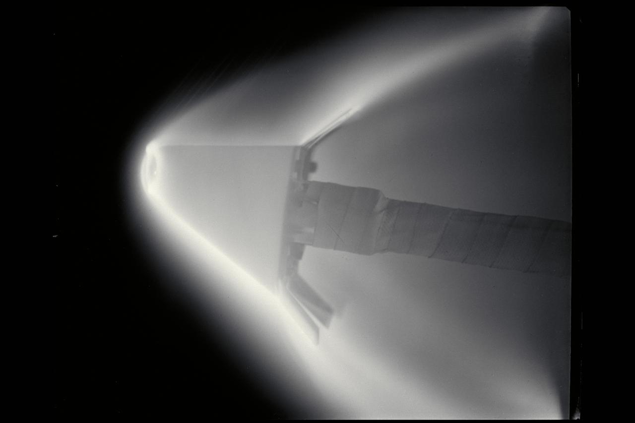 M-1 reentry body test model in high enthalpy (heat function) air stream