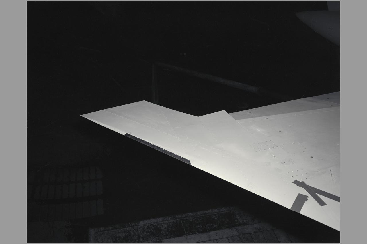 Close-up from stand, 0 degrees nose flap deflection. Supersonic Transport  model - landing & take-off problems, extended wing tips. 40x80ft w.t.