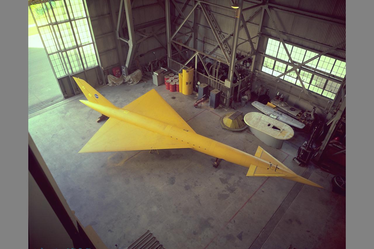 Supersonic Transport being installed in 40x80ft w.t.