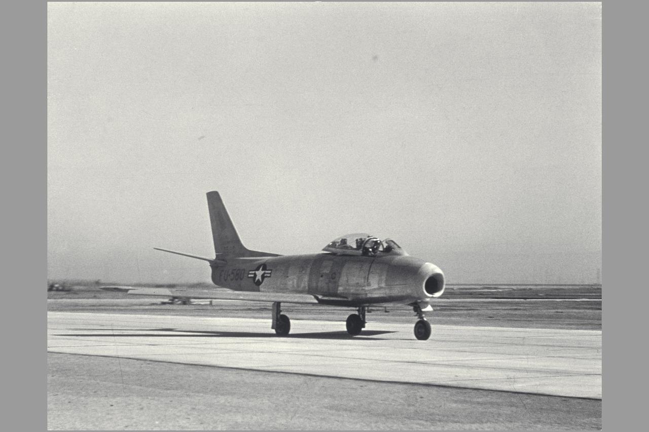 F-86E (AF 50-580). Gunsight Tracking and Guidance and Control Displays. Note: Used in publication in Flight Research at Ames; 57 Years of Development and Validation of Aeronautical Technology NASA SP-1998-3300 fig 78