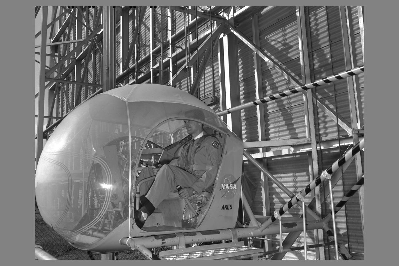 Height Control Simulator (HICONTA) with Pilot Gordon Hardy in cab