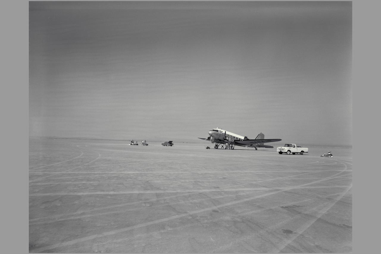 R4D-6 (Bu. No. 99827 NACA 18, NASA 701). TAKE-OFF MONITOR TEST, EDWARDS AIR FORCE BASE. Gunsight Tracking and Guidance and Control Displays. Note: Used in publication in Flight Research at Ames; 57 Years of Development and Validation of Aeronautical Technology NASA SP-1998-3300 fig 76