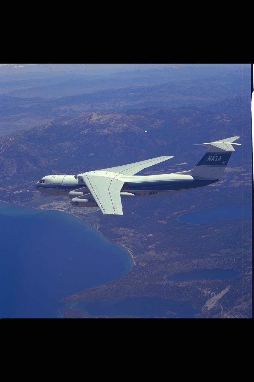 C-141 (NASA-714) Kuipter Airborne Observatory in flight.