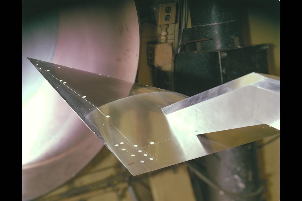 Brimmer All Body Hypersonic Aircraft Model  3.5ft W.T. Test-260   Flow Visualization