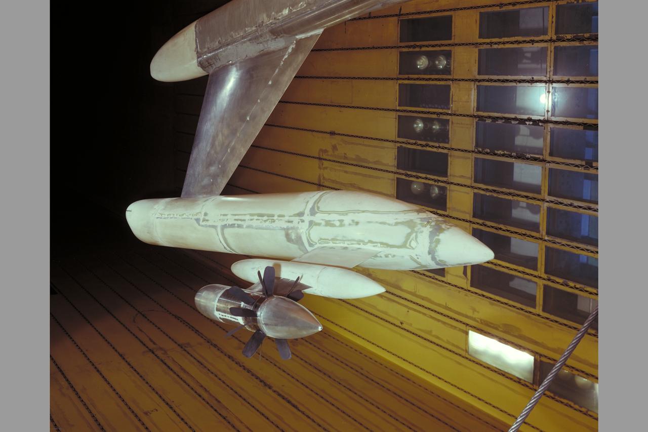 McDonnell Douglas Hub (Ultra-High Bypass) Model and SAAB Wake Rake Test 14ft W.T. Test-060-1-14, Turbo Fan Configuration