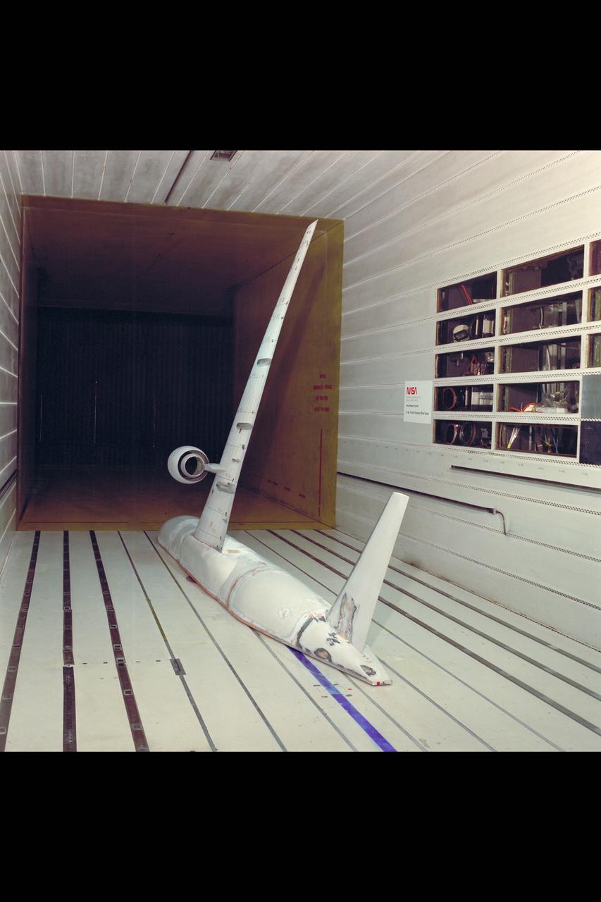 Boeing 777 Model 11ft W.T. Test-168 rear view