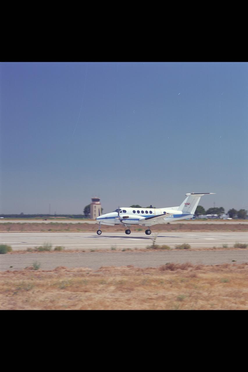 King Air (NASA-701) at Crows Landing