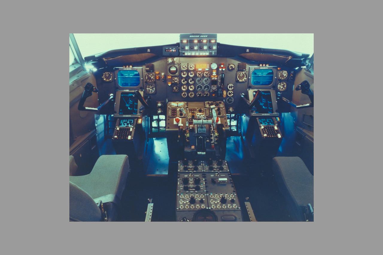 Boeing model 737 TCV research cockpit
