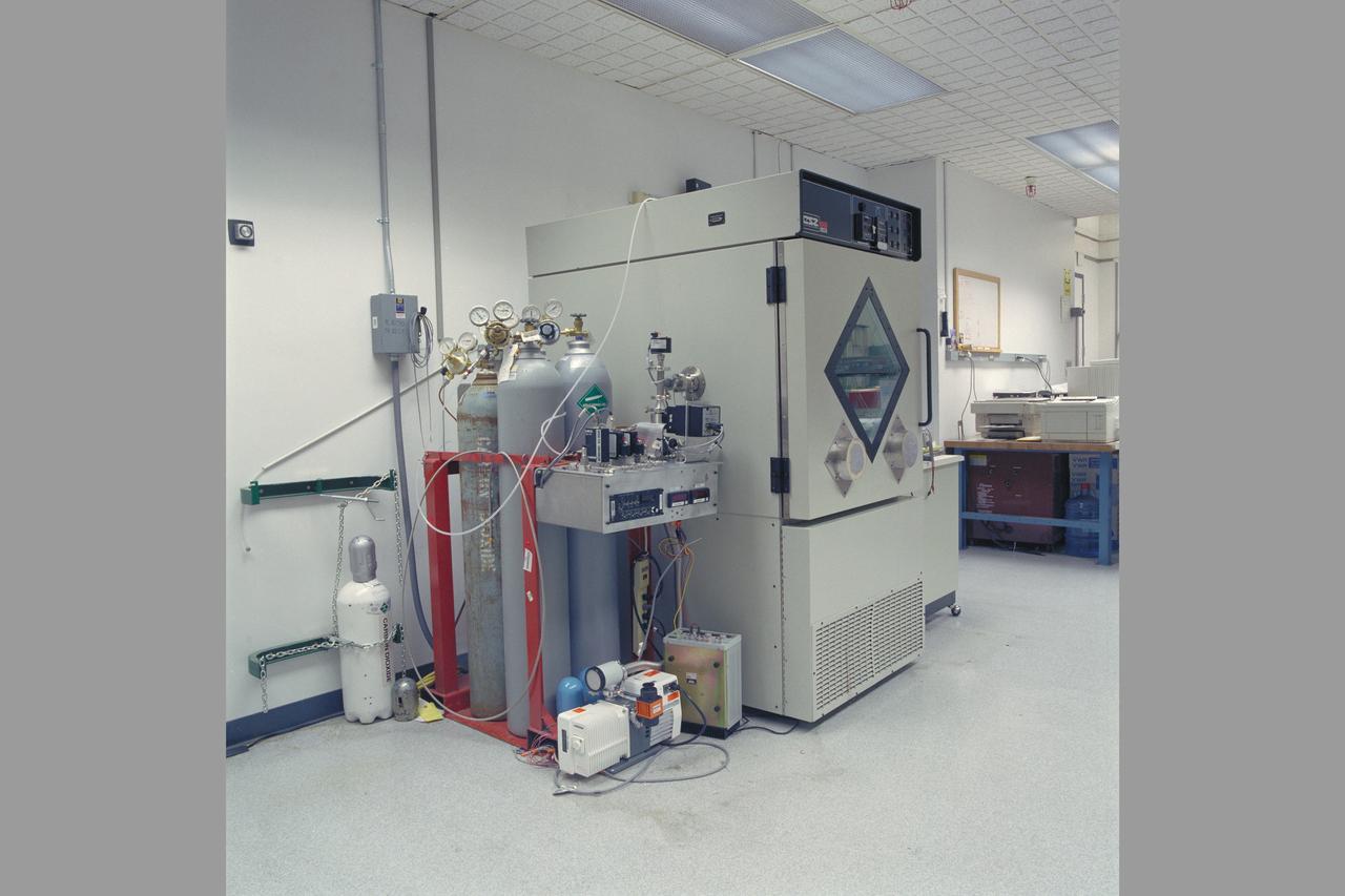 Mars Environmental Chamber. Absorption Compression for Mars ISRU (In-SITU Resource Utilization) N-239.