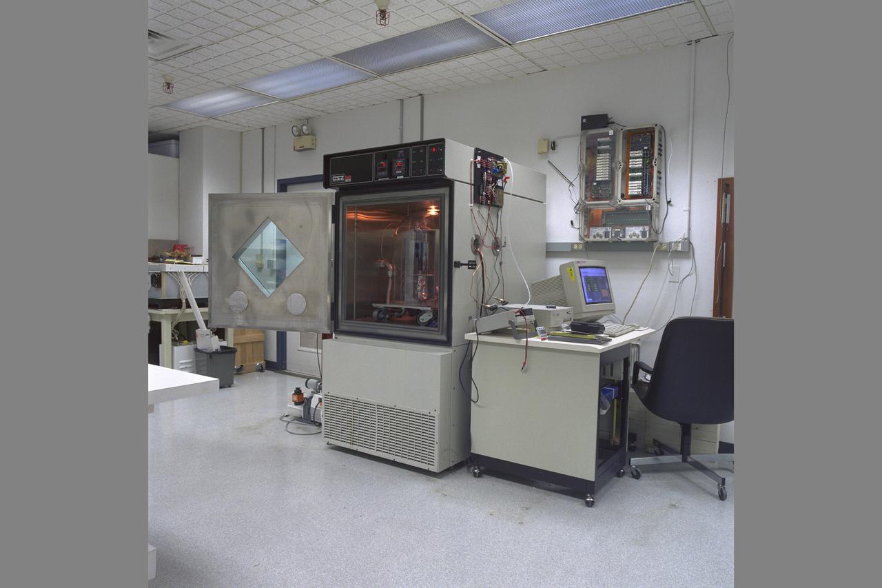 Mars Environmental Chamber.  Absorption Compression for Mars ISRU (In-SITU Resource Utilization) N-239.