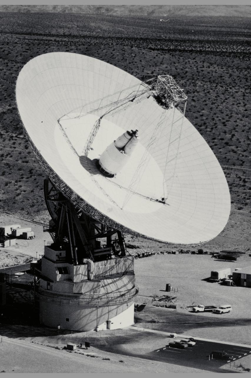 210' Dish Antenna at Goldstone Ca - used in tracking Pioneer spacecraft