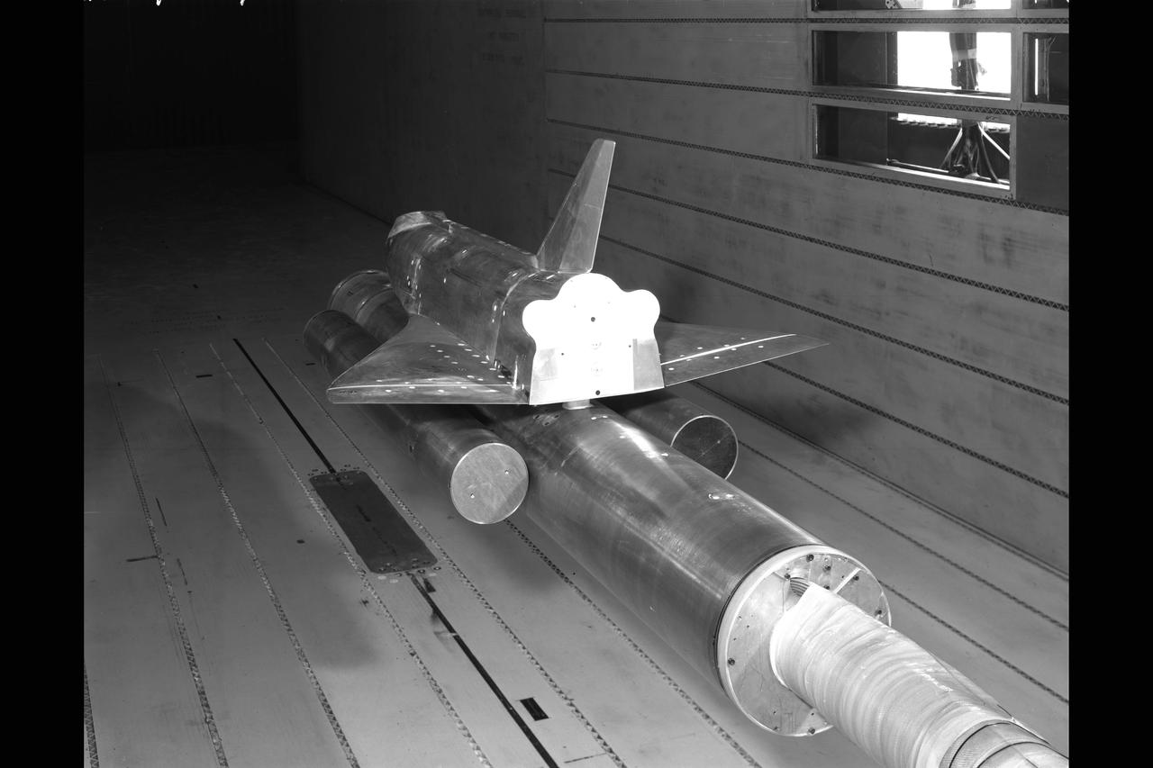 MSC 040A Space Shuttle: 11ft. W.T. Test of Acoustic Environment (Configuration #5)