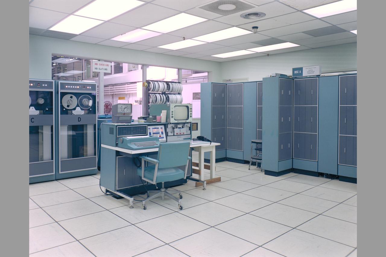 N-210 STOLAND Simulation: EAI 8400 Aircraft Simulation.