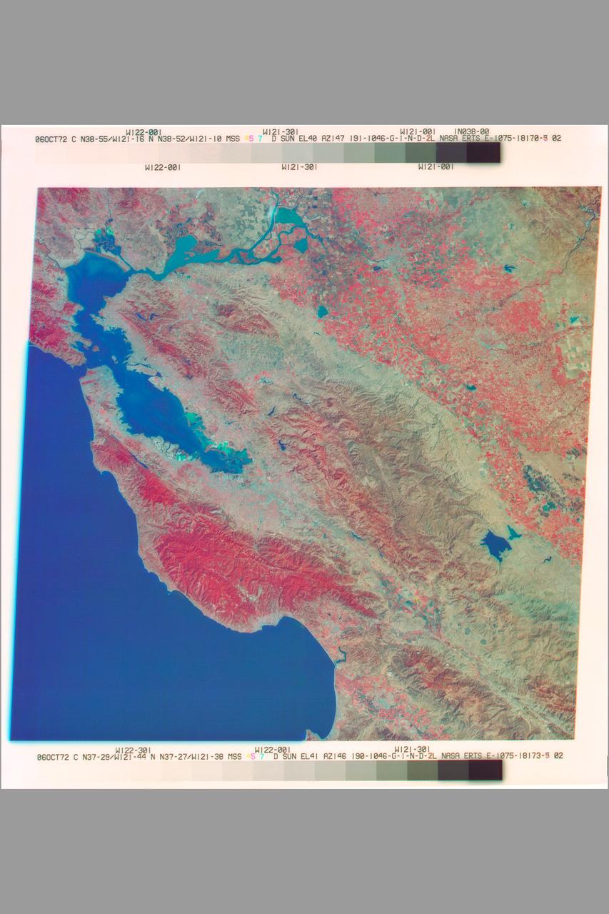 San Francisco Bay Area as seen by NASA Earth Resources Technology Satellite (ERTS) Ref E-1075-18178-3 02)
