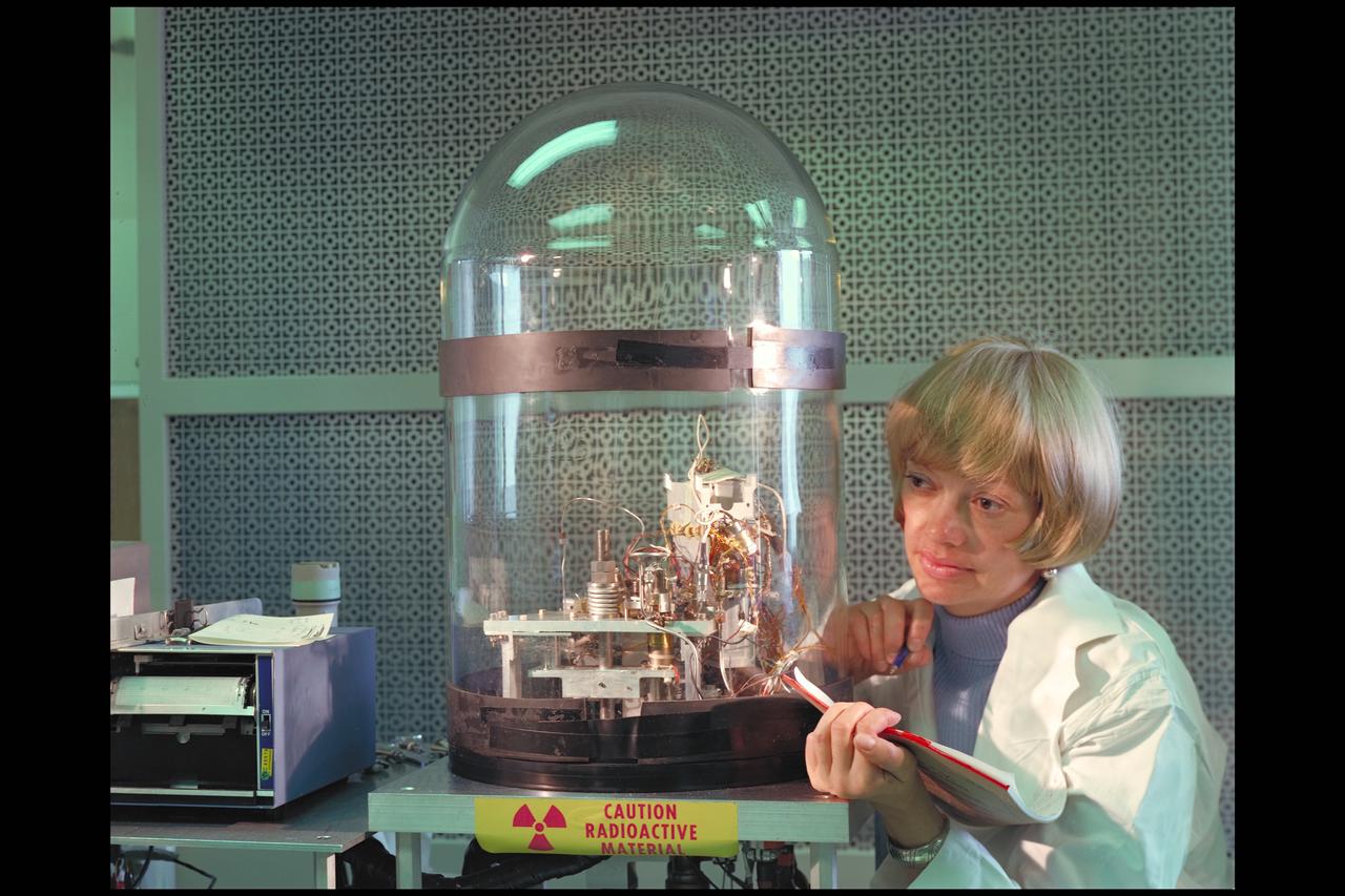 Bonnie Dalton with the Viking test module lab