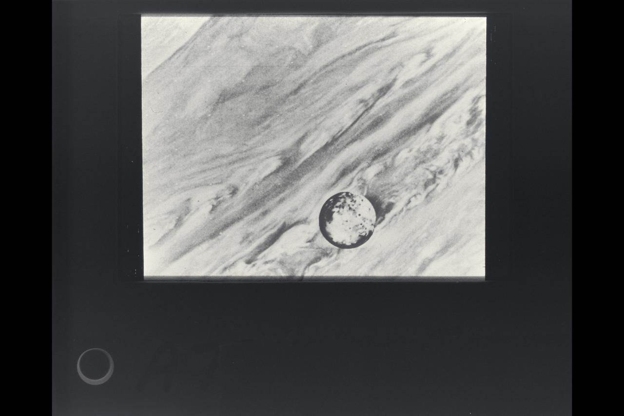 Voyager 1 view Io in its orbit around Jupiter