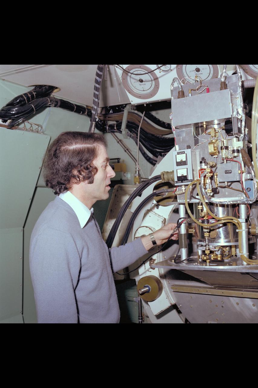 C-141 Bell Labs. Submillemeter Line Astronomy Group Experiment
