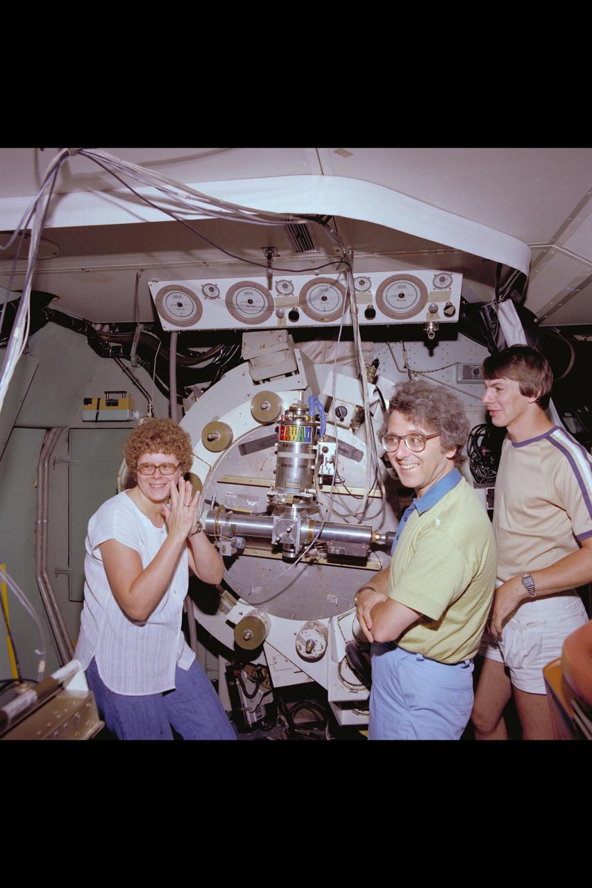 C-141 KAO Rochester, Cornell and California University Experiments packages onboard