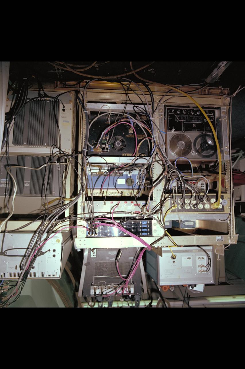 Harper Flange package instrument rack mounted in C-141 KAO Aircraft