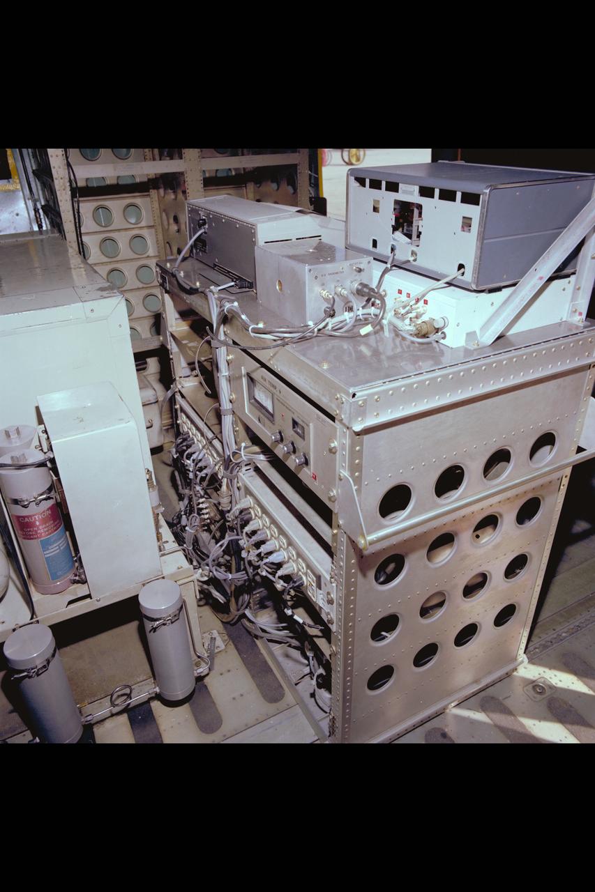 C-141 KAO Research Team for December 1979: Computer equipment