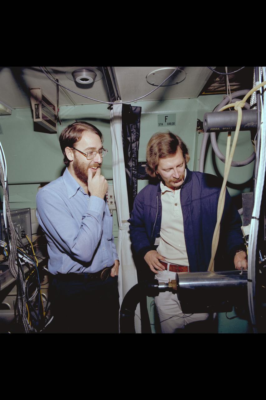 C-141 KAO Research Team for December 1979 (Thronson + ?)