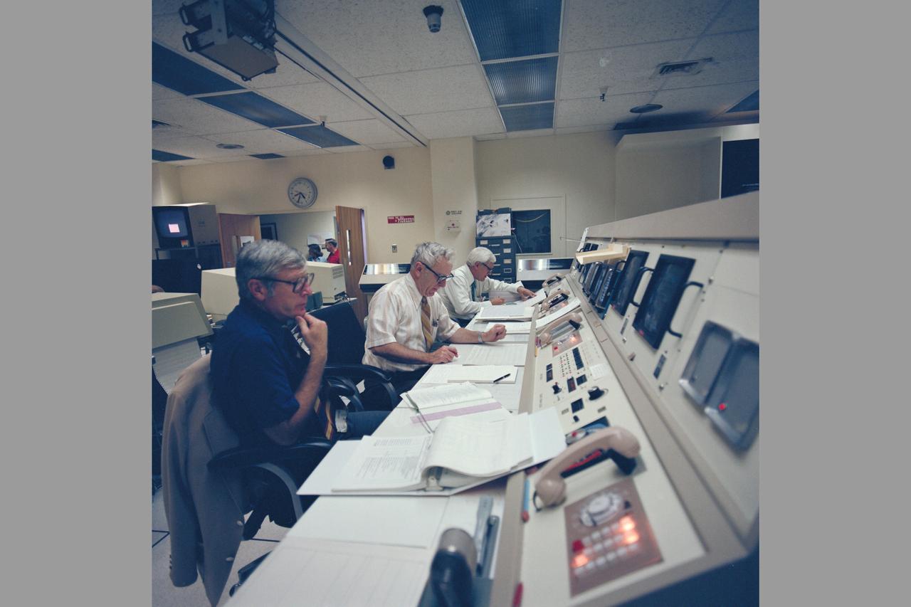 Pioneer Saturn PMOC (Mission Control Center)