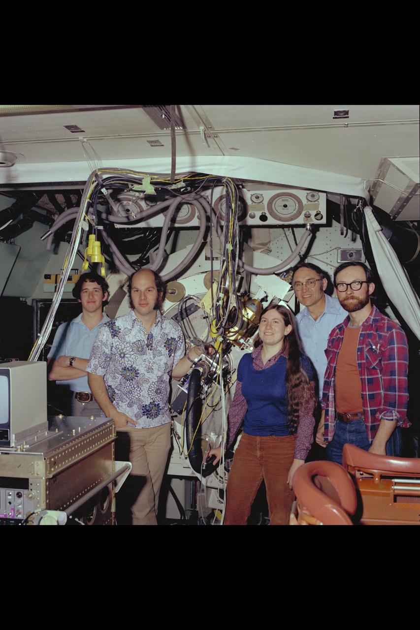 C-141 KAO: Dr Fred Witteborn and Ames Science Team onbaord for CAT experiment