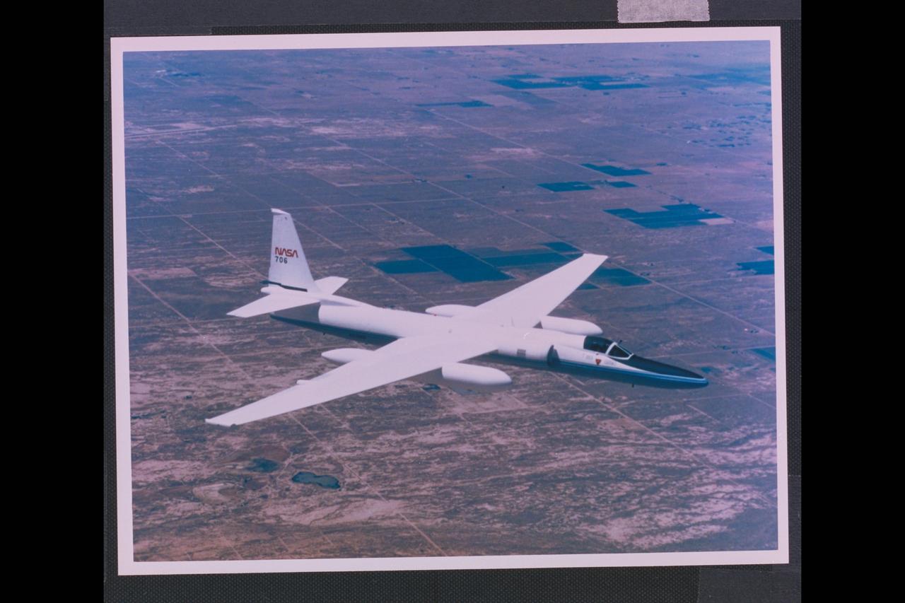Lockheed ER-2 (NASA-706) in flight Lockheed ref: C81-1197-13