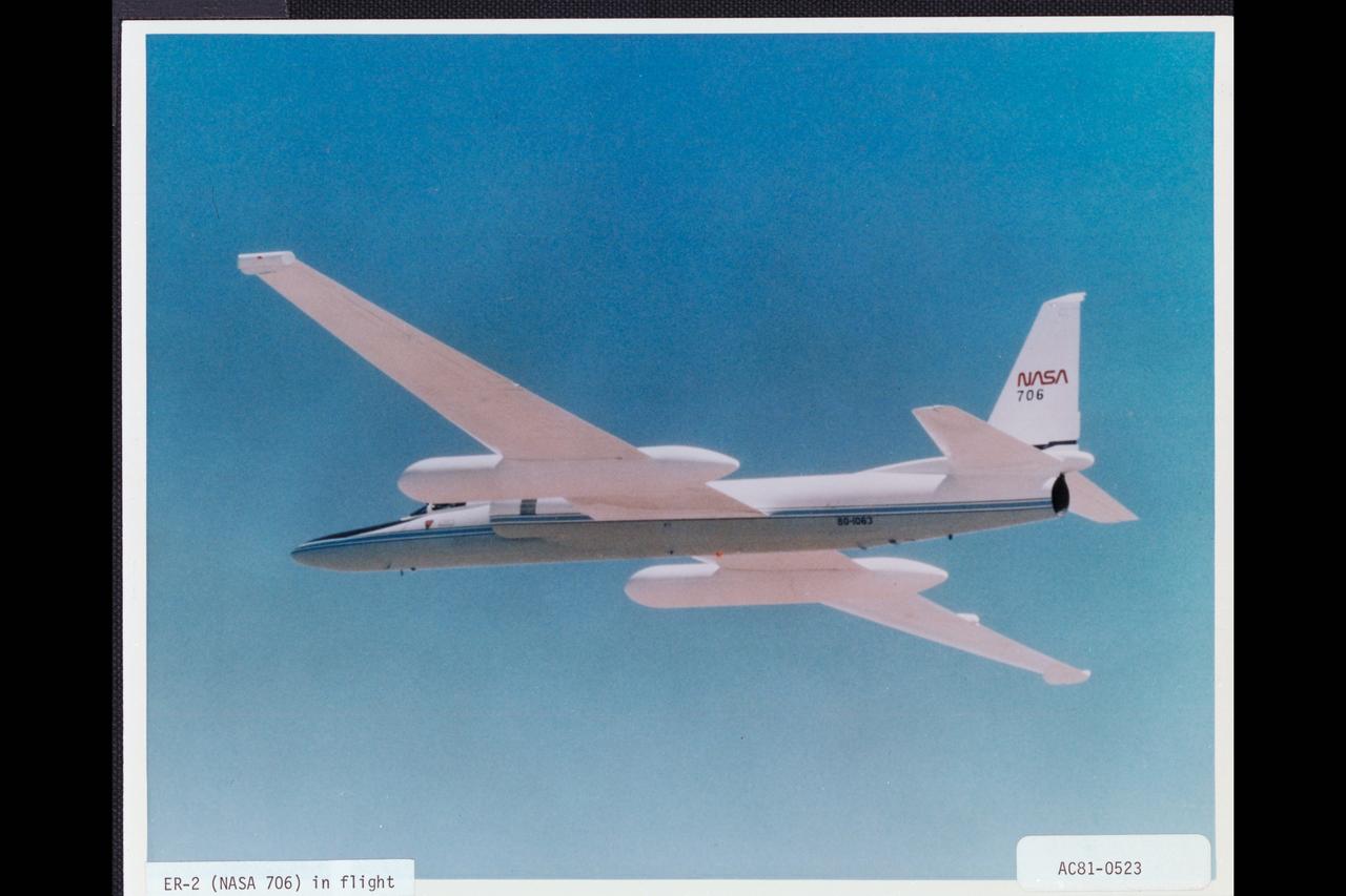 ER-2 (NASA-706) in flight. (Lockheed C81-1197-13)
