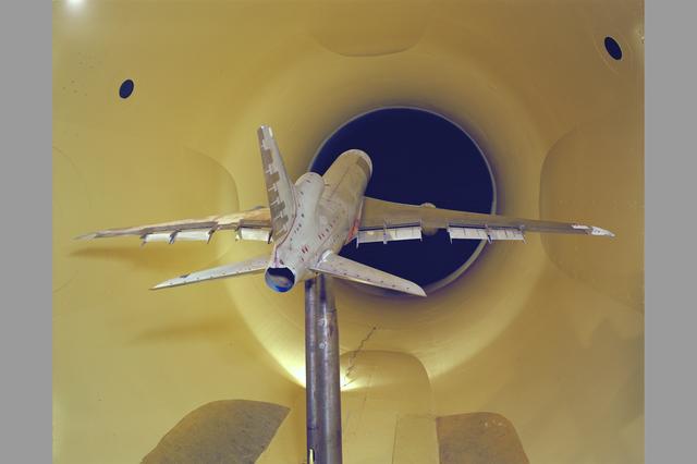 NASA image: ARC-1982-AC82-0015-1