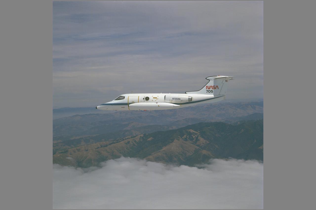 Lear Jet (NASA-705) in flight