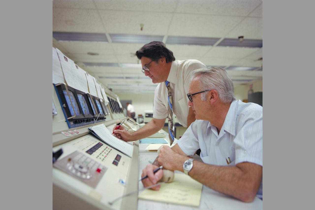 Pioneer Mission Control Center with personnel monitoring spacecraft (PMOC) includes Dr Richard Fimmel