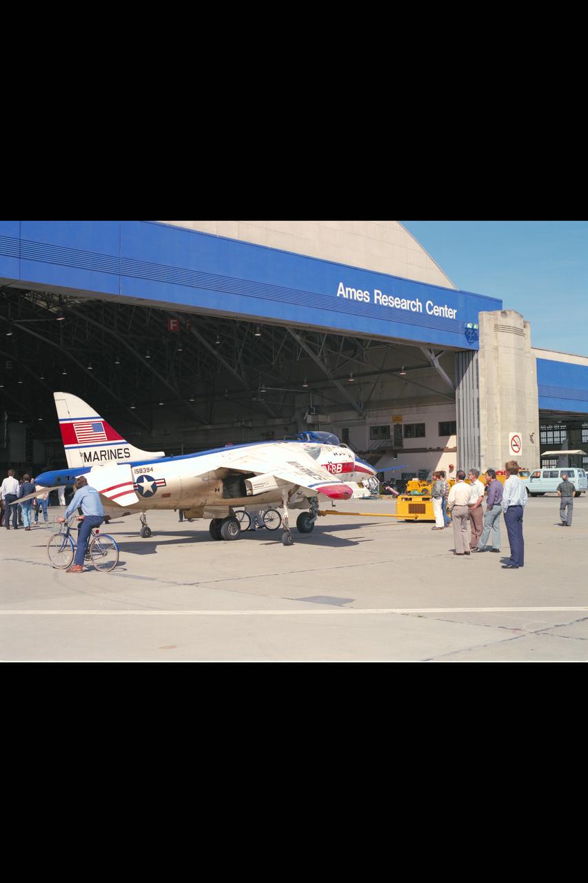 YAV-8B Aircraft arrival at NASA Ames Research Center (on loan to Ames from US Marines - in Marine colors)