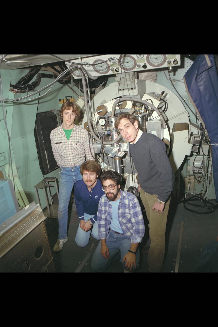 C-141 KAO: Cornell University, FAR Infrared Interferometer (Team Photo)