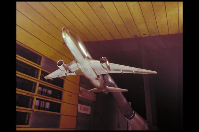 ARC-1984-AC84-0561-1