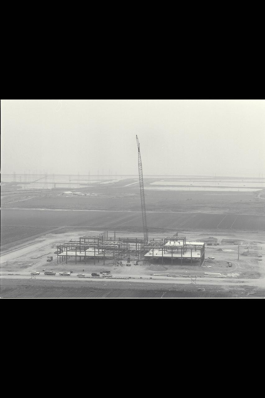 N-258 NAS (Numerical Aerodynamic Simualtion) Facility,  aerials of (pre) construction site,  Framing