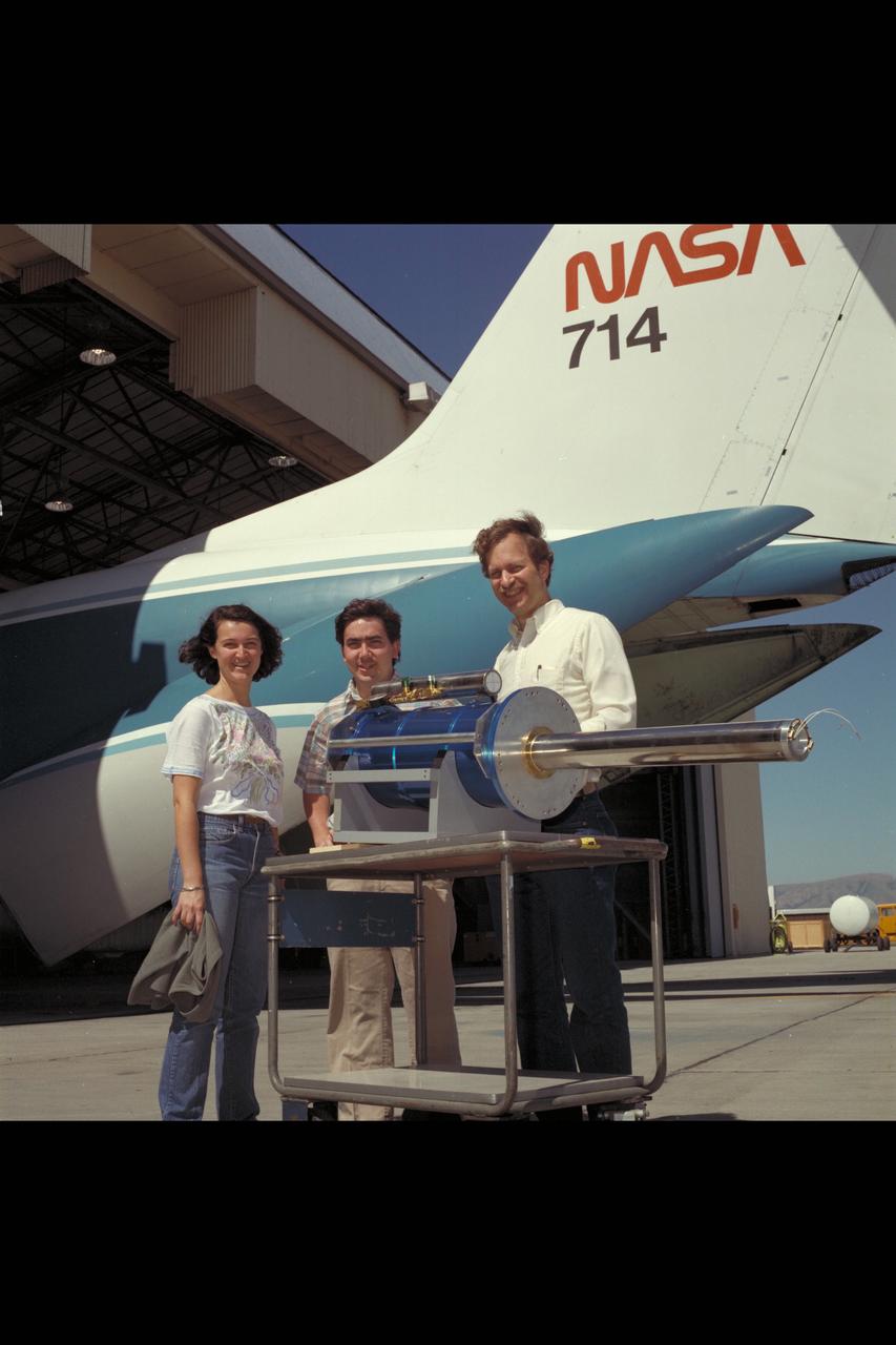 C-141 KAO: Yerkes Observatory, University of Chicago, FAR-IR Camera - experimenters team