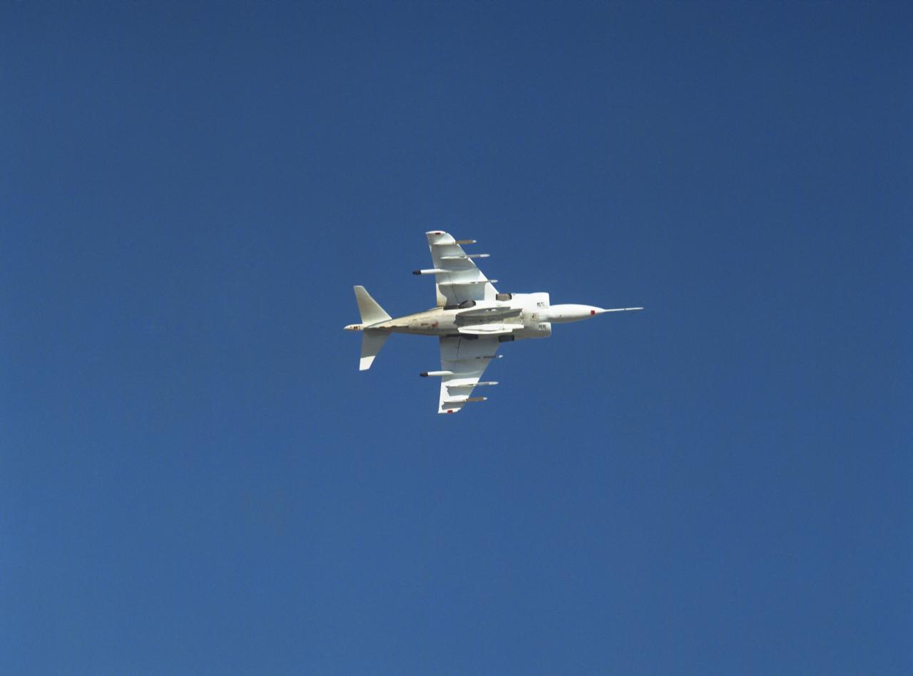 AV-8B (NASA-704) in flight over Central Valley, CA