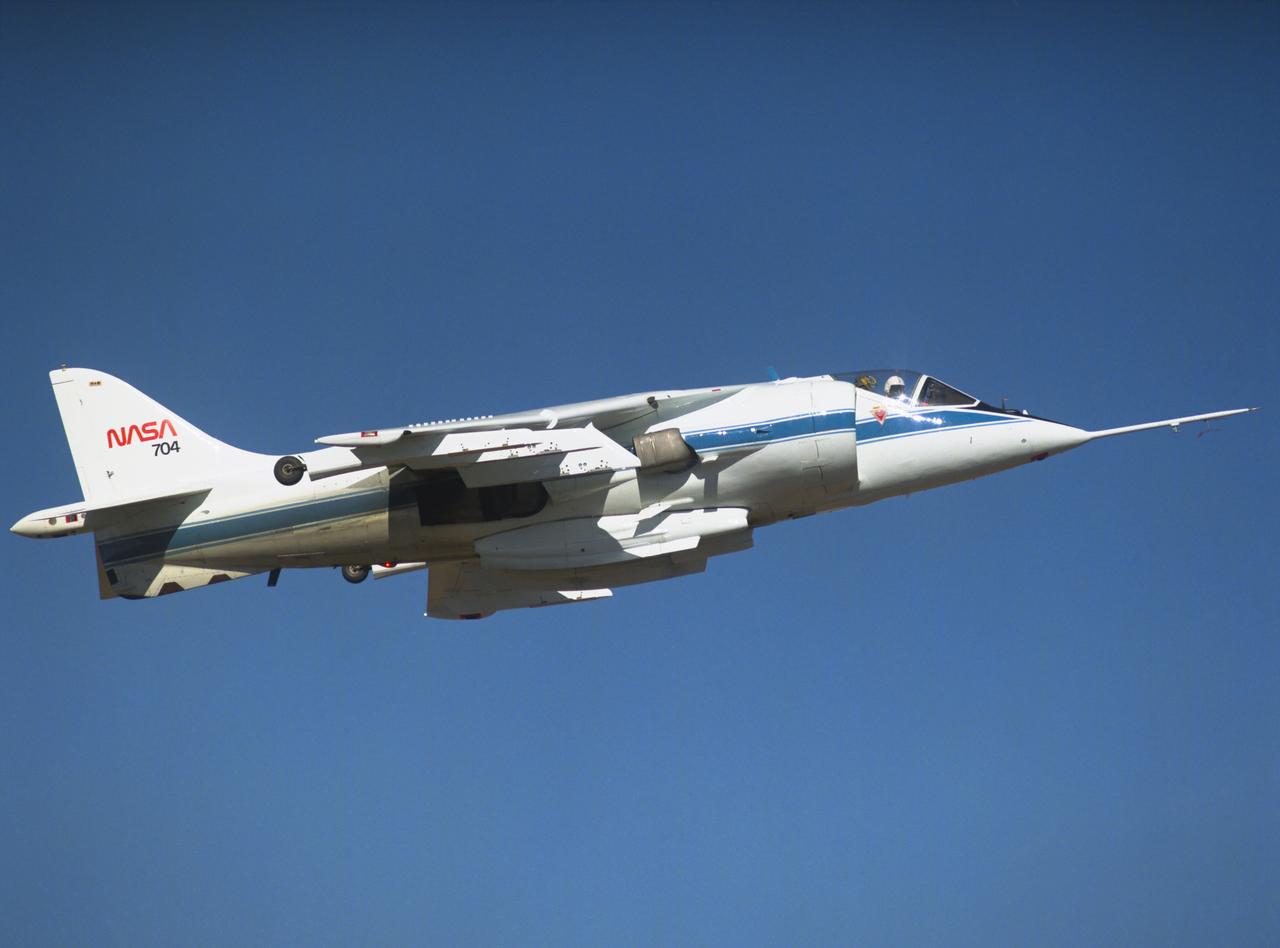 AV-8B (NASA-704) in flight over Central Valley,CA