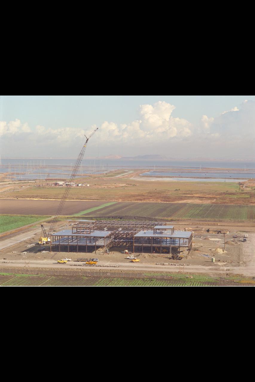 N-258 NAS (Numerical Aerodynamic Simulation) Facility, Roof Top Aerials of construction site, framing