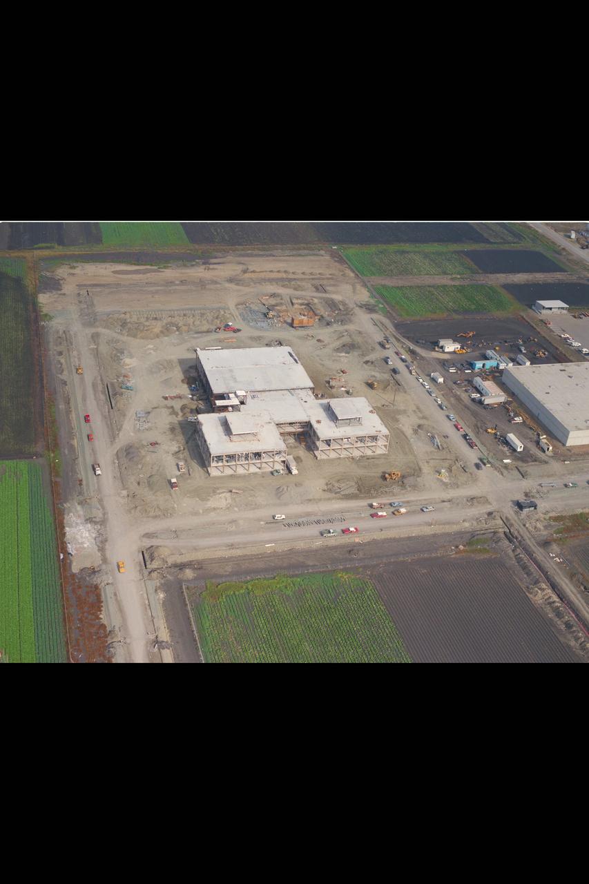 N-258 NAS (Numerical Aerodynamic Simulation) Facility, Aerials of construction site, framing