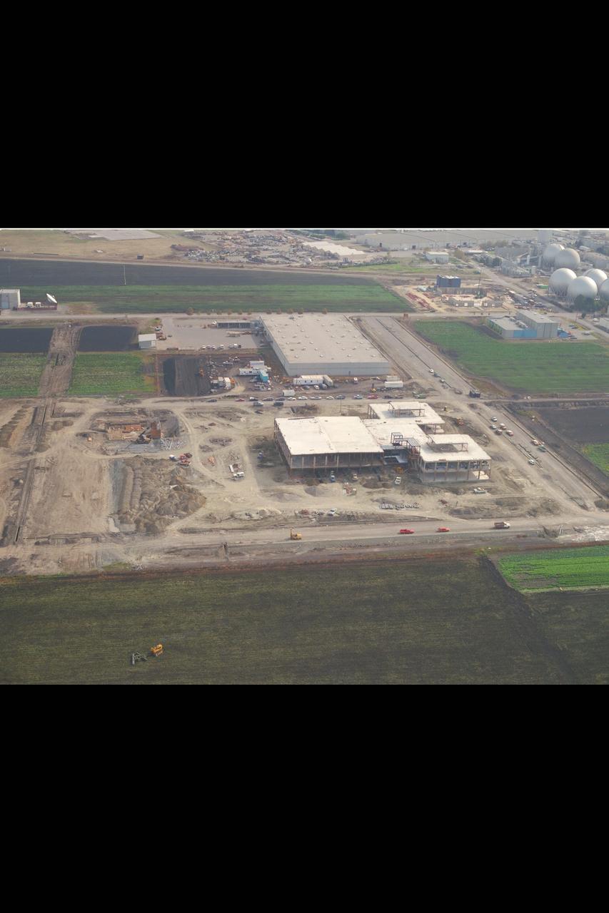 N-258 NAS (Numerical Aerodynamic Simulation) Facility, Aerials of construction site, framing