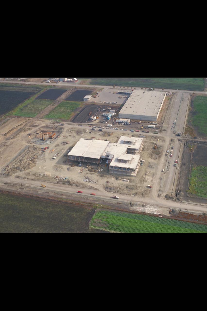 N-258 NAS (Numerical Aerodynamic Simulation) Facility, Aerials of construction site, framing