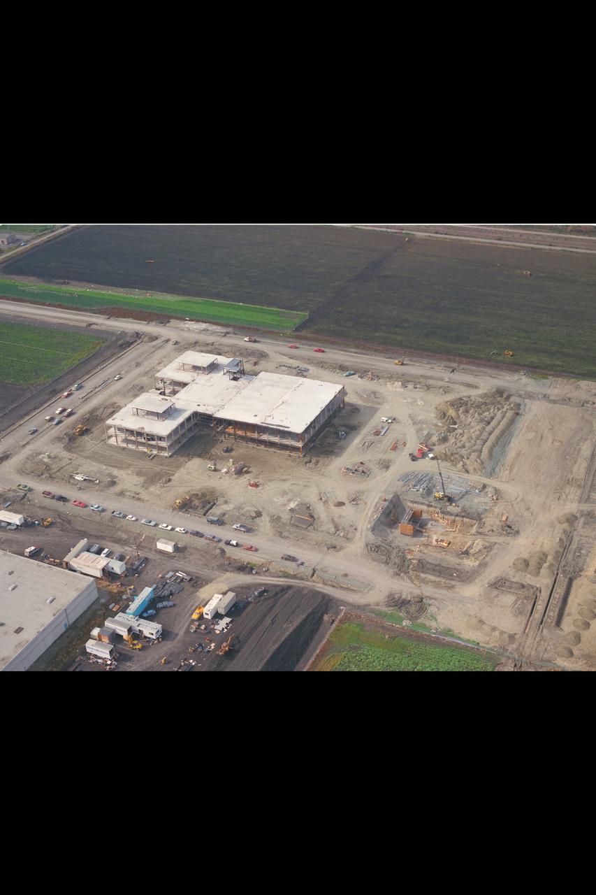 N-258 NAS (Numerical Aerodynamic Simulation) Facility, Aerials of construction site, framing