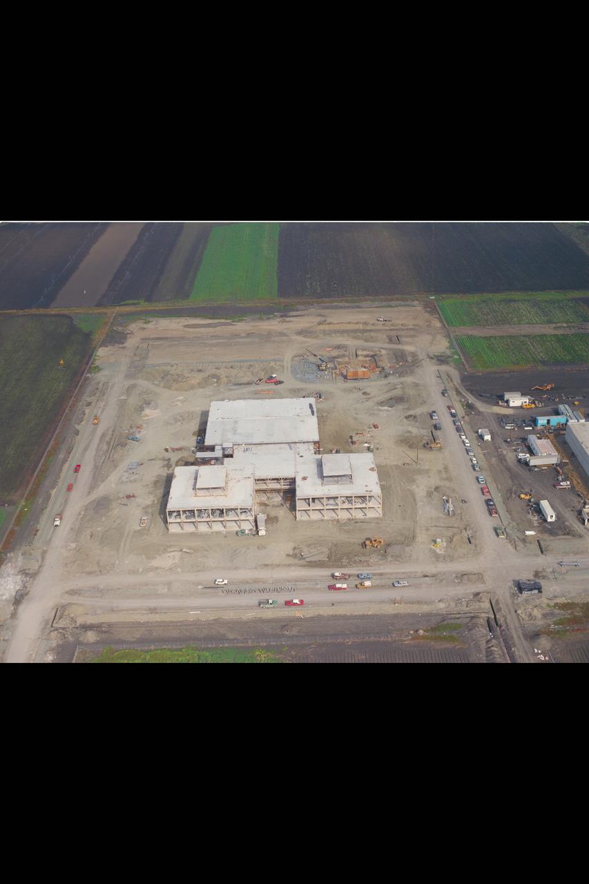 N-258 NAS (Numerical Aerodynamic Simulation) Facility, Aerials of construction site, framing